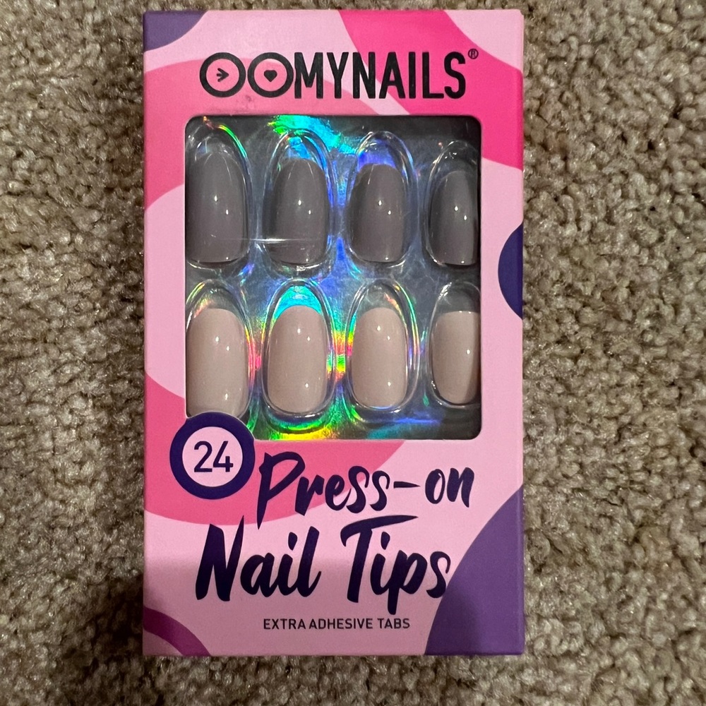 Press on nails